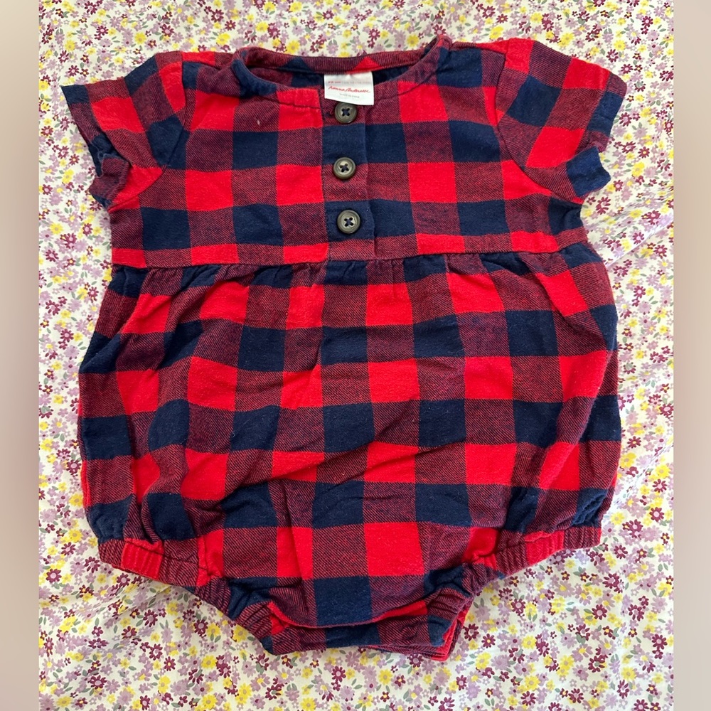 Hanna Andersson red and navy plaid onsie 75cm (12-18m)